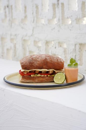 عکس ساندویچ و برگر تخصصی البادیه