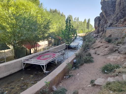 عکس چشمه شش پیر