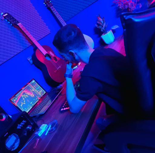 عکس استودیو و آموزشگاه موسیقی رامند