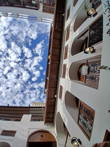 عکس عمارت گلشن