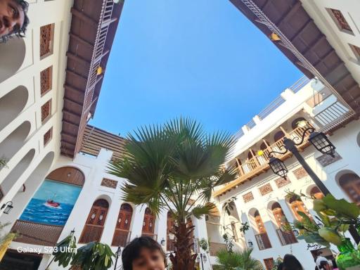 عکس عمارت گلشن