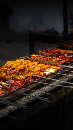 عکس عمارت مجلل شبهای تهران