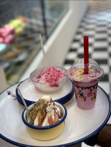 عکس کافه بستنی کارون