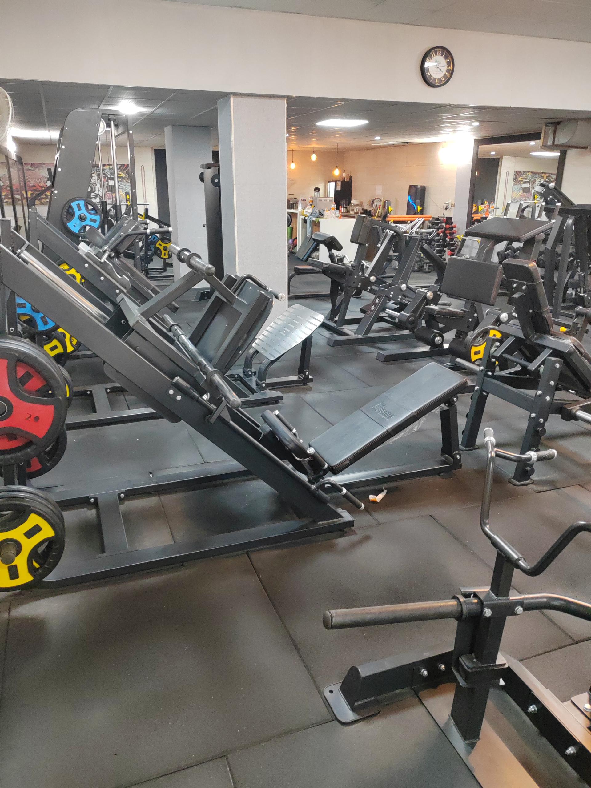 عکس باشگاه بدنسازی قویدل 