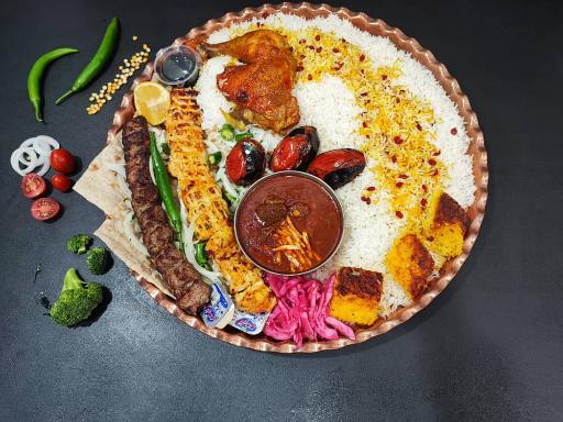 عکس کترینگ و غذای بیرون بر اویتا