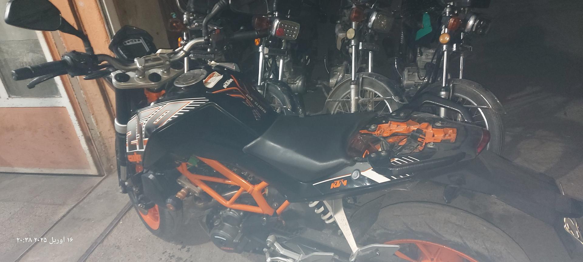 عکس تعمیرگاه موتورسیکلت مرتضی