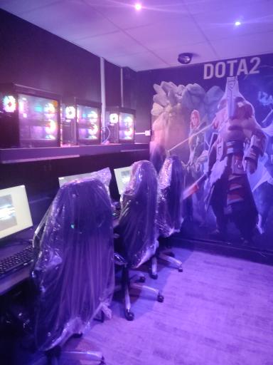 عکس مرکز بازی های رایانه ای بلک