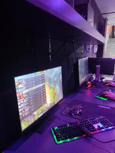 عکس مرکز بازی های رایانه ای بلک