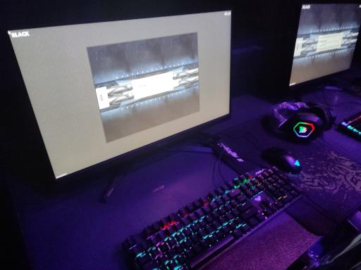 عکس مرکز بازی های رایانه ای بلک