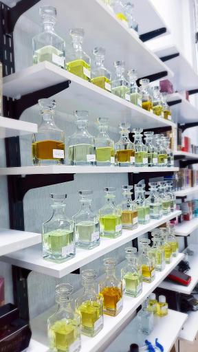 فروشگاه عطر و ادکلن کادورا