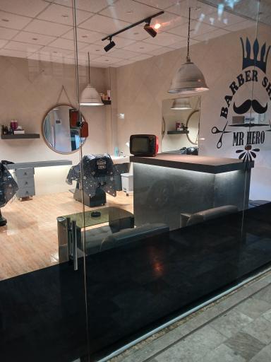 عکس پیرایش Mr hero 