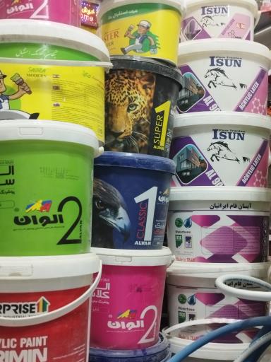 ابزار آلات و رنگ فروشی قشلاقی 