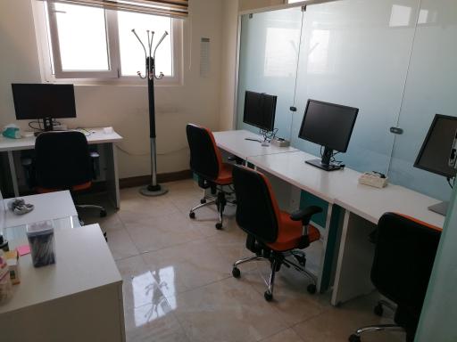 عکس فناوری اطلاعات آدین