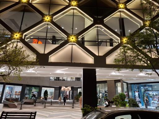 عکس مرکز خرید نگین