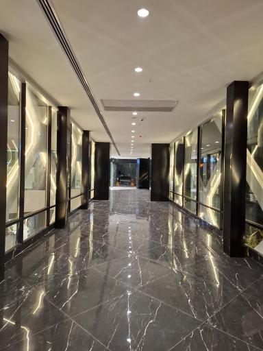 عکس مرکز خرید نگین