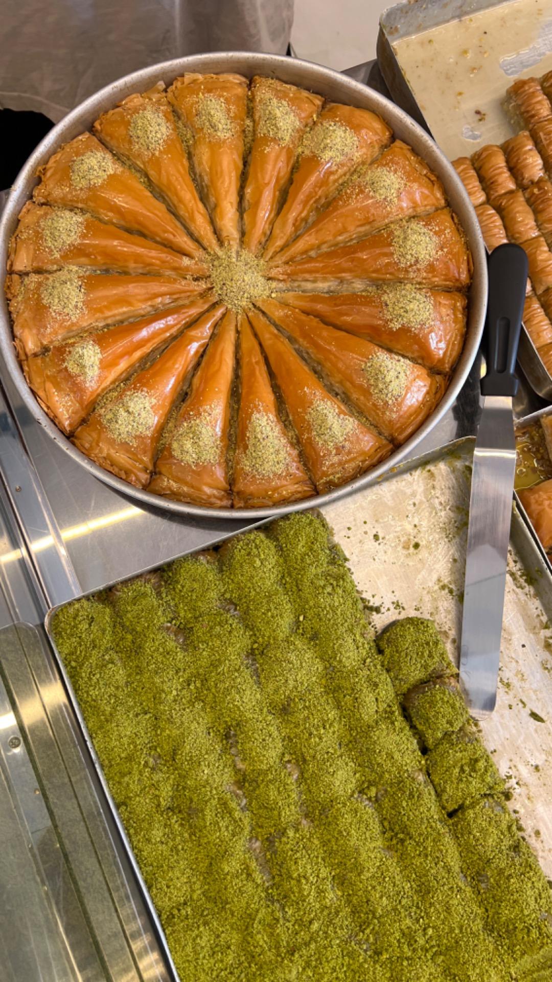 عکس میرزا باقلوا