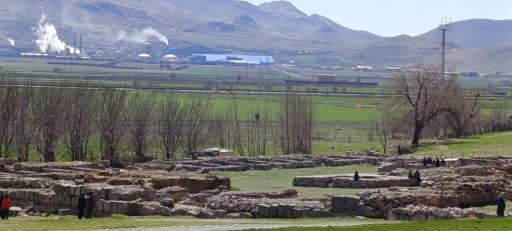 عکس کاخ ناتمام ساسانی (کاخ بیستون)