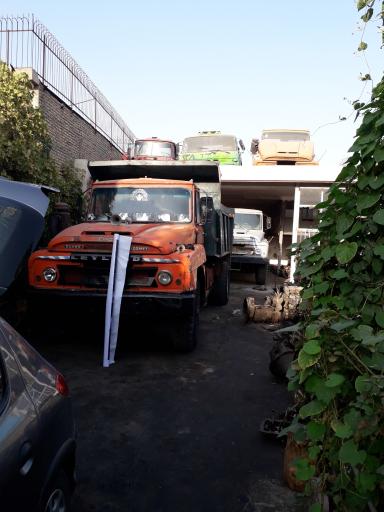 عکس لوازم یدکی حاج عباس و امید شیشه بر