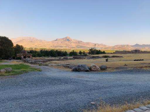 عکس کاخ ناتمام ساسانی (کاخ بیستون)