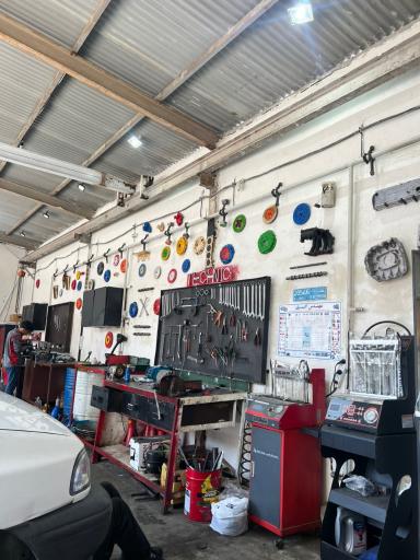 عکس تعمیرگاه تکنیک کار