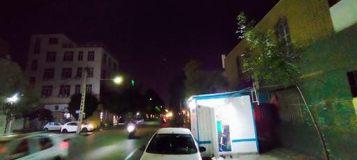 عکس دکه روزنامه فروشی عزیزی