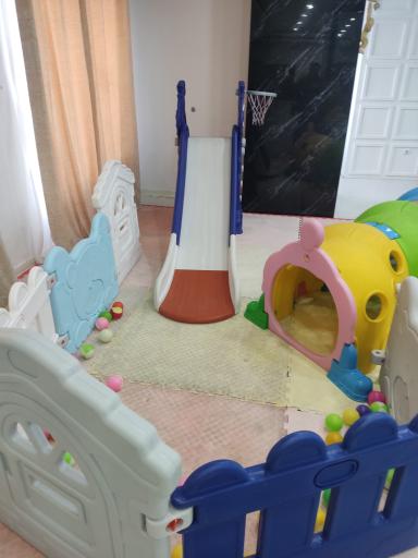 عکس مهد و پیش دبستانی شکوفه های مهدوی