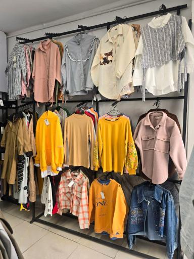 عکس گالری پوشاک فلورا 