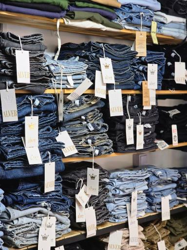 عکس گالری پوشاک فلورا 