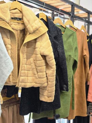 عکس گالری پوشاک فلورا 