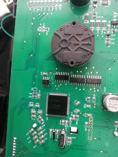 عکس تعمیرگاه و تنظیم موتور کریمی