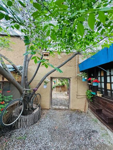 عکس کافه و خونه باغ سینا