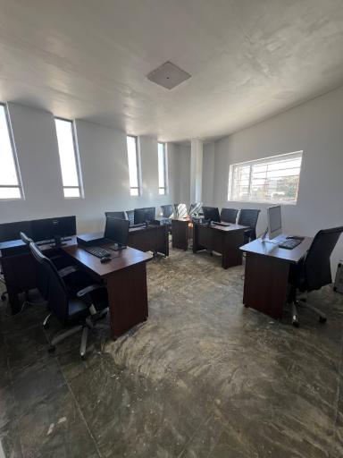 عکس آموزشگاه آزاد فنی و حرفه‌ای رازخلق