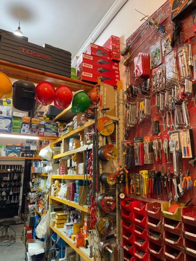 عکس فروشگاه رنگ و ابزار شرکاء