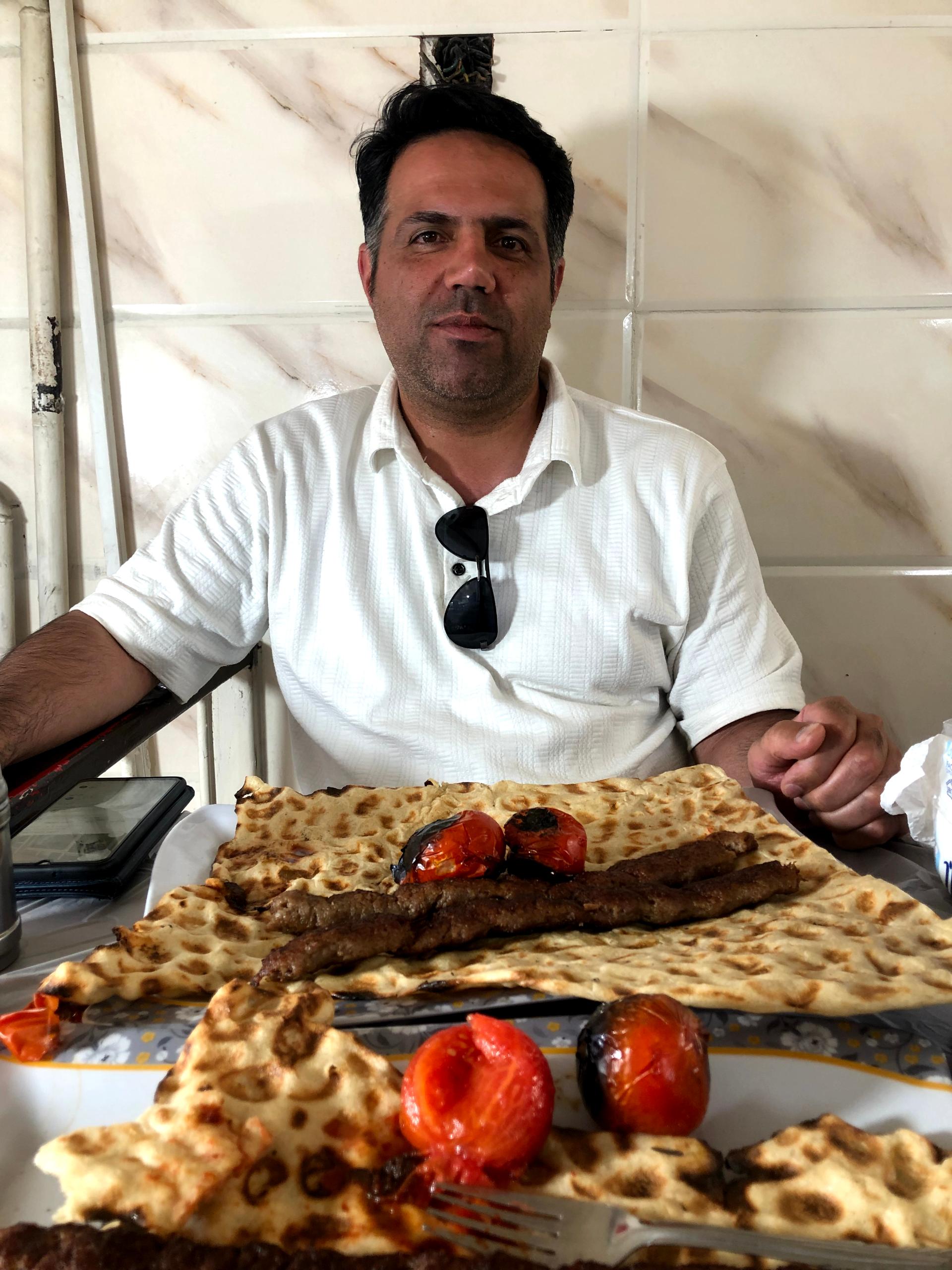 عکس کبابی زاگرس بروجرد 