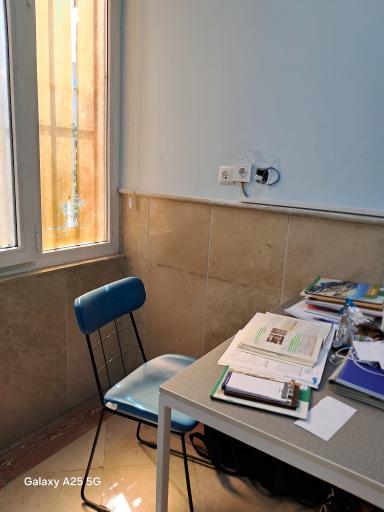 عکس کتابخانه عمومی دکتر عباس حری