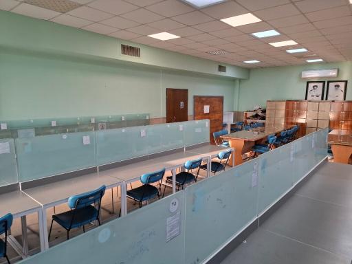 عکس کتابخانه دکتر عباس حری