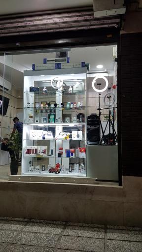 عکس کافی نت و خدمات کامپیوتری تاج