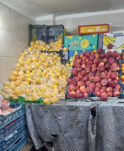 عکس میوه فروشی روانش