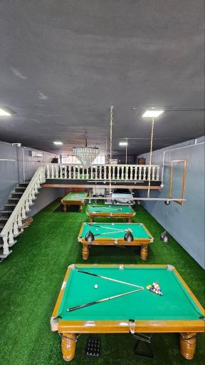 عکس بیلیارد لانژ و کافه گیم اسپرت کلاب