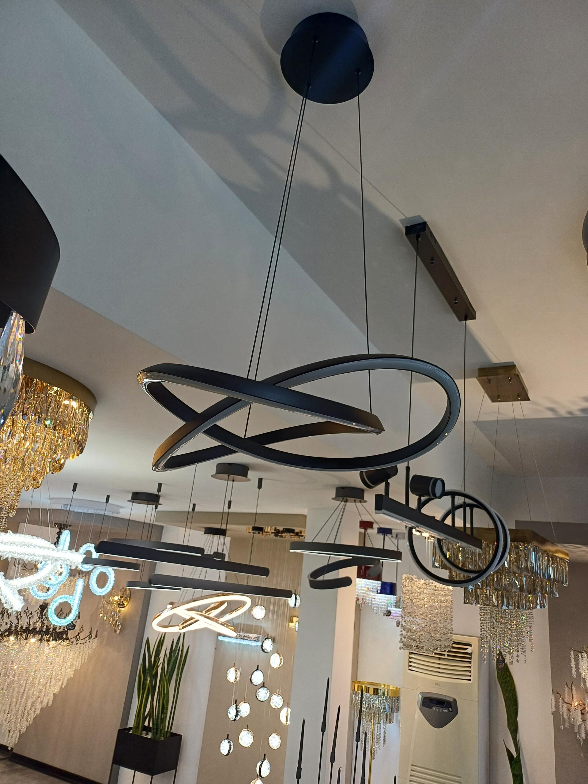 عکس فروشگاه لوستر مدلایت