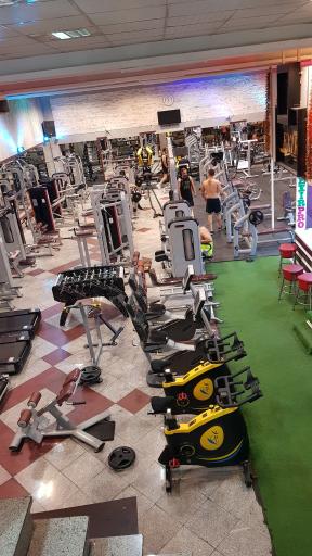 عکس آکادمی بدنسازی اکسیر