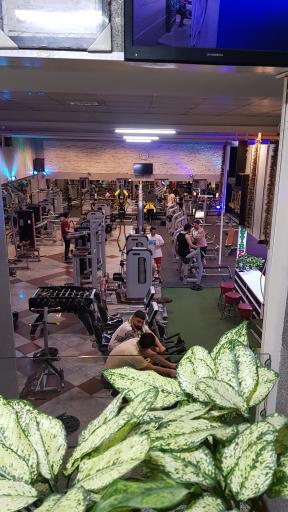 عکس آکادمی بدنسازی اکسیر