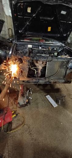 عکس تعمیرگاه اتومبیل علی