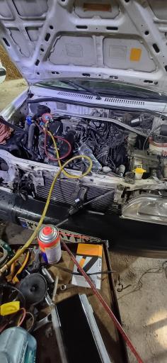 عکس تعمیرگاه اتومبیل علی