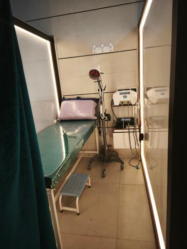 عکس فیزیوتراپی همای سلامت