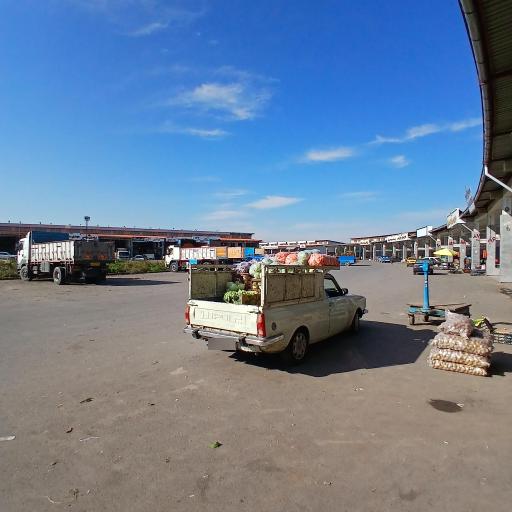 عکس میدان میوه و تره بار مرکزی ساری