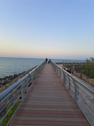 موج شکن انزلی