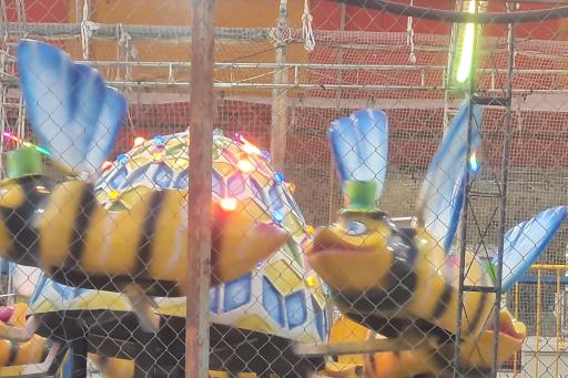 عکس شهربازی بوستان شهید ندایی