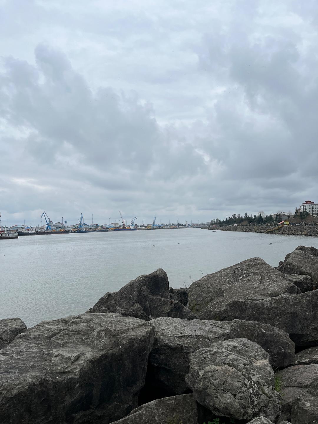 عکس موج شکن انزلی