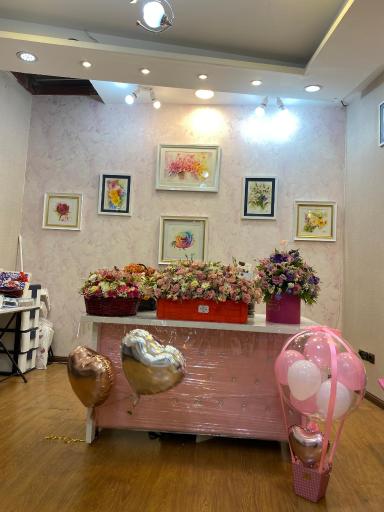 عکس گالری نقاشی شادزی